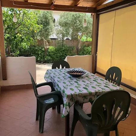 Lovely Porto Columbu בית נופש קליארי