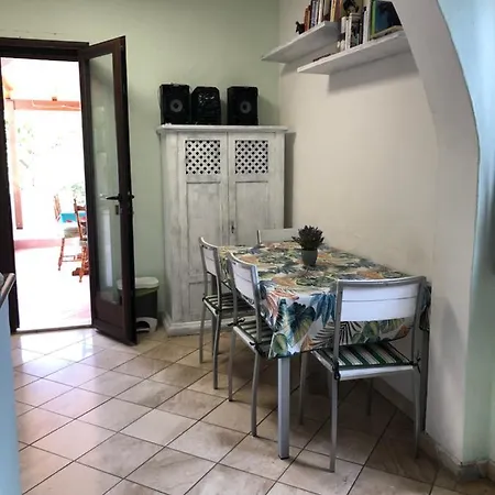Lovely Porto Columbu בית נופש קליארי